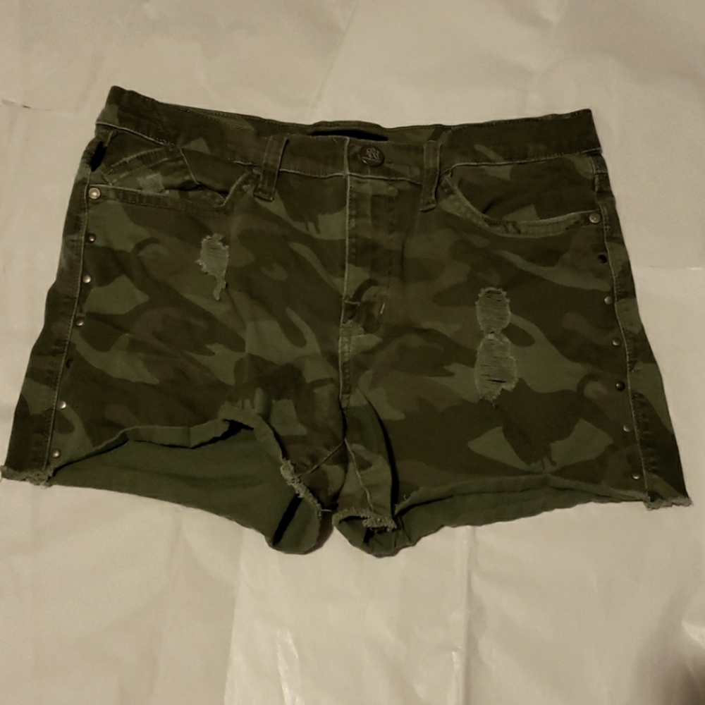 Camo Rock & Republic shorts